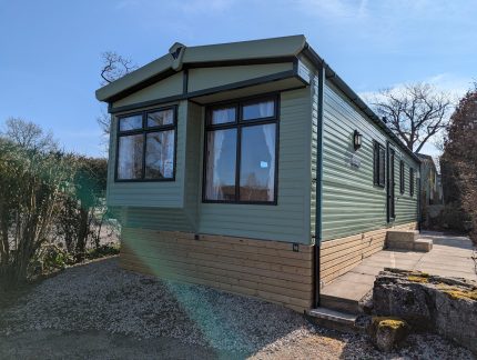 Previously Owned Willerby Lyndhurst 38&#8242; x 12&#8242; Holiday Home