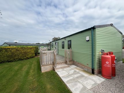 Previously Owned ABI Summer Breeze 36&#8242; x 12&#8242; Holiday Home