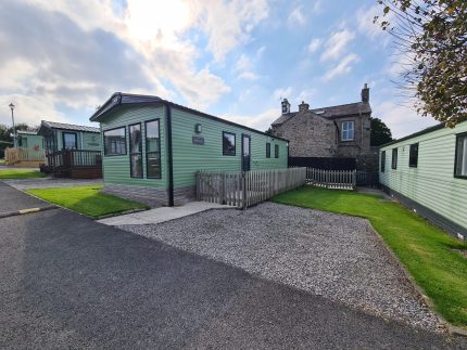 Previously Owned ABI Ryedale Highlander 36&#8242; x 12&#8242; Holiday Home