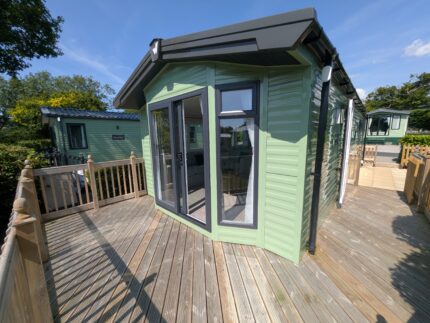 Previously Owned Willerby Brookwood 35′ x 12′ Holiday Home