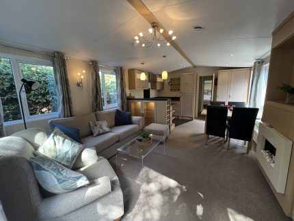 Previously Owned Regal Autograph Holiday Home 40&#8242; x 12&#8242;