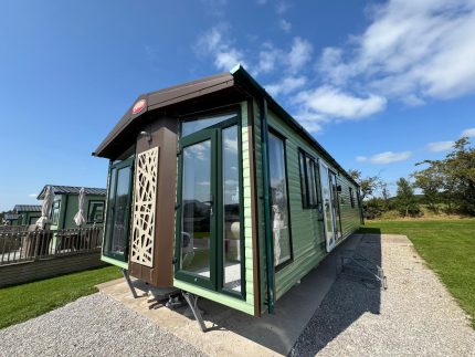 Previously Owned Carnaby Envoy 40&#215;13 2 Bedroom Holiday Home