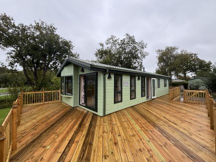 Previously Owned Willerby Key West 40&#8242; x 16&#8242; Holiday Home