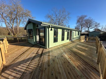 Previously Owned Willerby Key West 40′ x 16′ Holiday Lodge