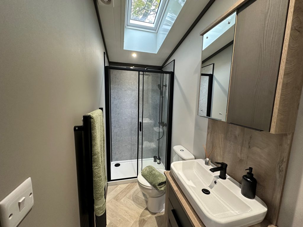 Brand New 2026 Victory Lakewood 42' x 13' Holiday Home | Holgates