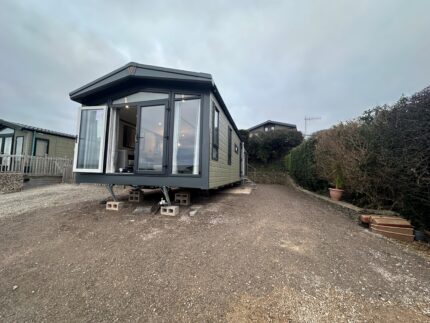 Brand New 2026 Victory Lakewood 42′ x 13′ Holiday Home