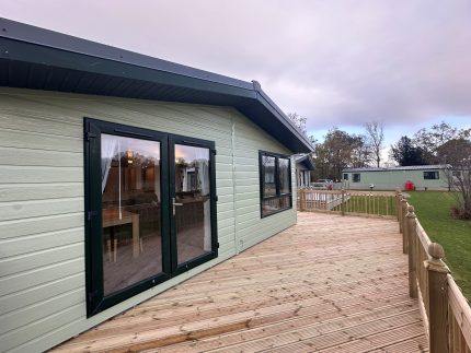 Previously Owned Atlas Lilac 40&#8242; x 20&#8242; Holiday Lodge