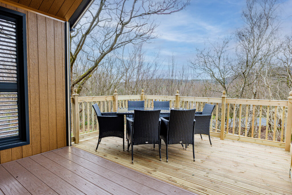 Outside a Deluxe Den at Silverdale